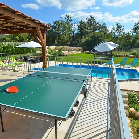 Lovely In With Kitchen Holiday home *