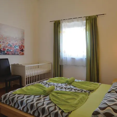 Lovely In With Kitchen Holiday home *