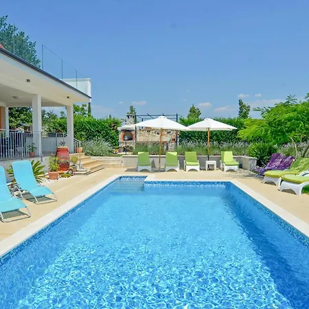 Holiday home Lovely In With Kitchen Kanfanar