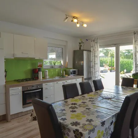 Lovely In With Kitchen Holiday home *