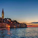 Gorgeous In With Wifi كانافانار